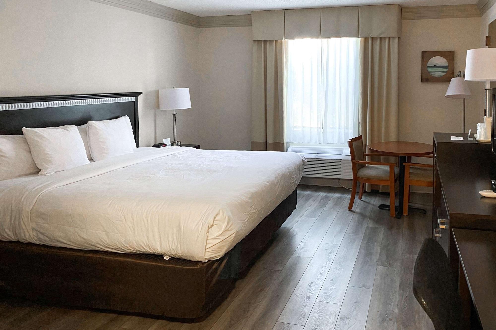 Clarion Hotel & Conference Center Toms River Esterno foto
