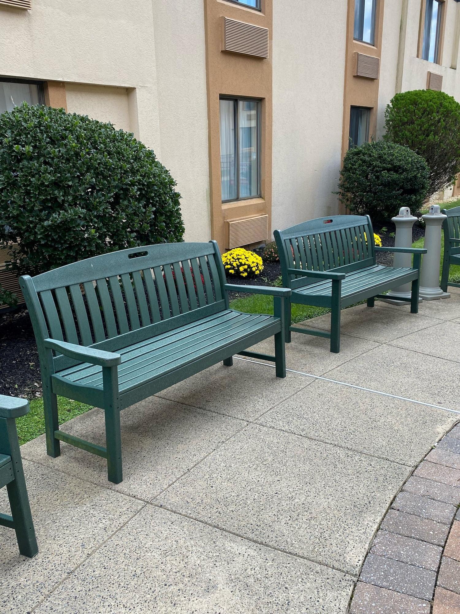 Clarion Hotel & Conference Center Toms River Esterno foto