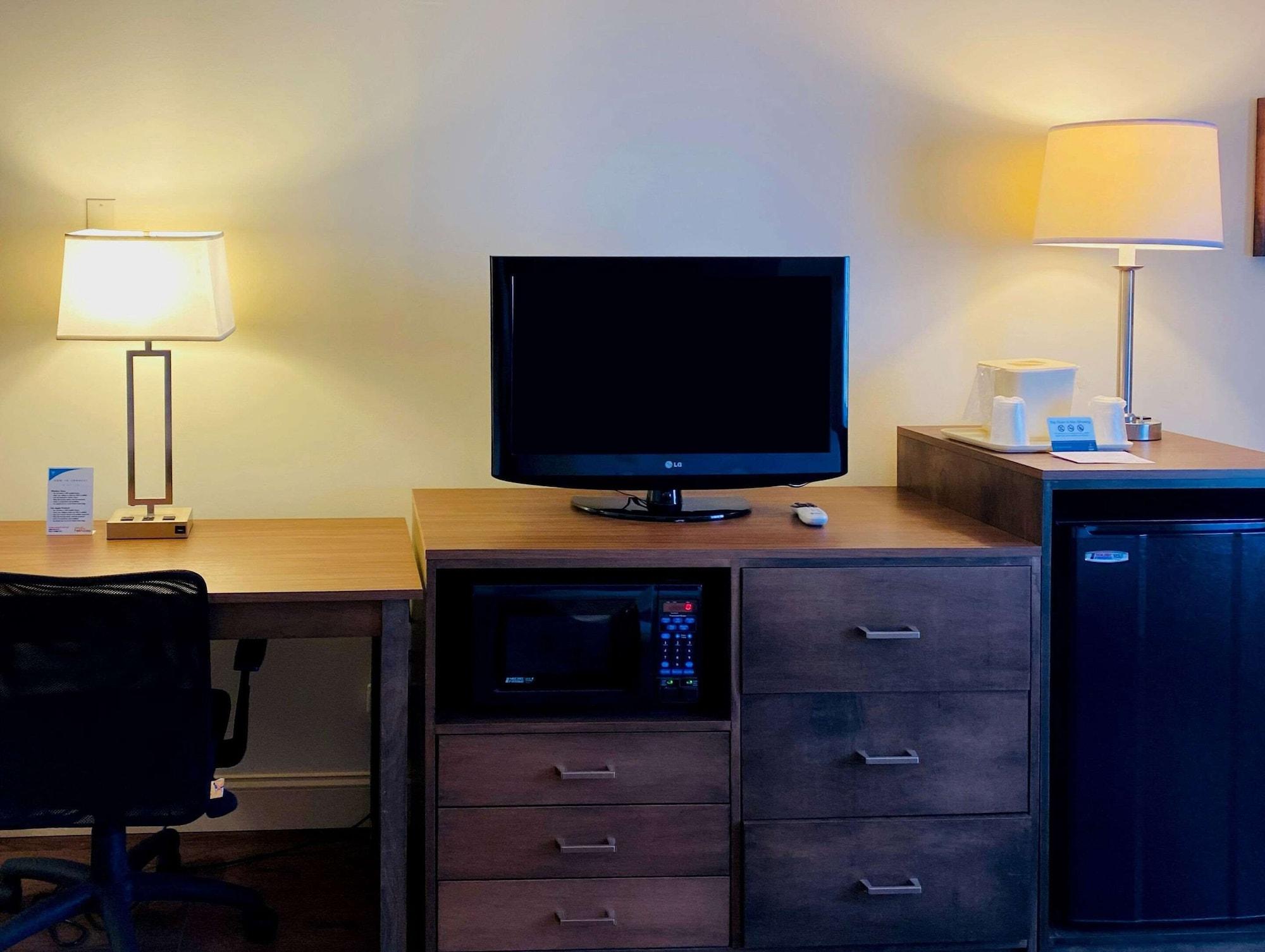 Clarion Hotel & Conference Center Toms River Esterno foto